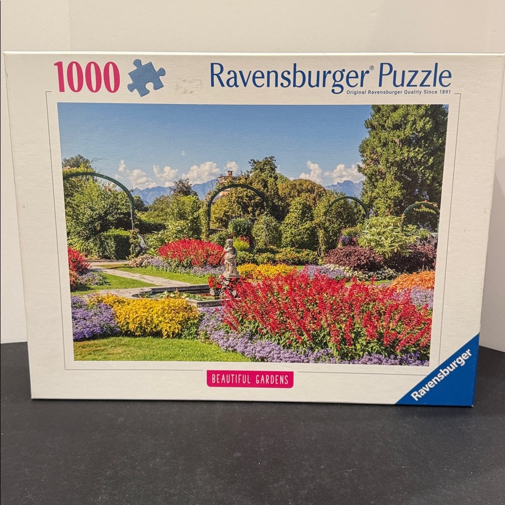 Ravensburger 🔴2/$25🔴Park of Villa Pallavicino Italy 1000 piece puzzle